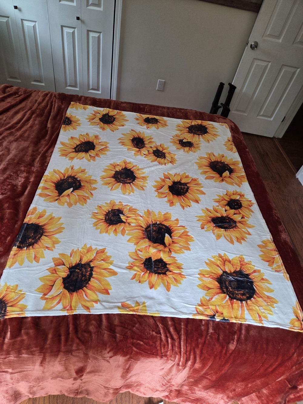 Sunflower Print White & Yellow Bedding Throw Blanket